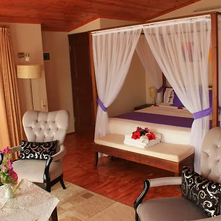 Bozburun Aphrodite Beach & Hotel مرمريس