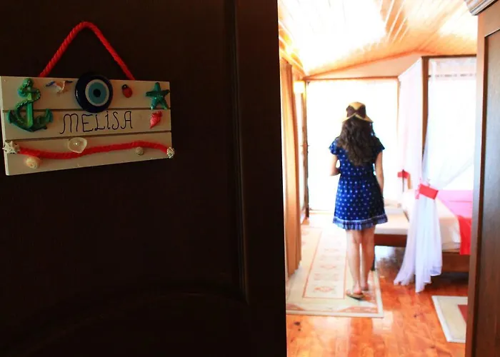 Bozburun Aphrodite Beach & Hotel Мармарис