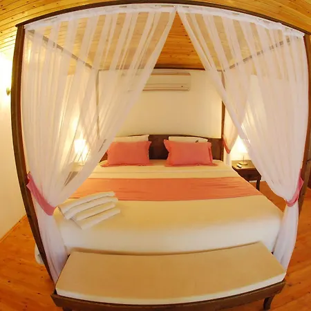 מלון Bozburun Aphrodite Beach & Hotel